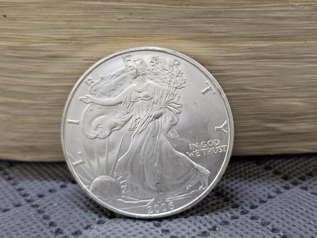 2006 AMERICAN SILVER EAGLE, UNC