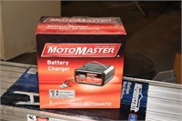 MotoMaster 10 amp battery charger - new in box