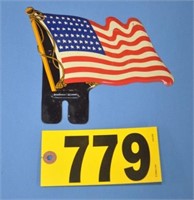 Vintage tin "US FLAG" plate topper, 6" x 5 1/2"