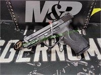 NEW S&W M&P2 9mm Pistol