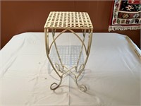 VTG Meral Plant Stand Table