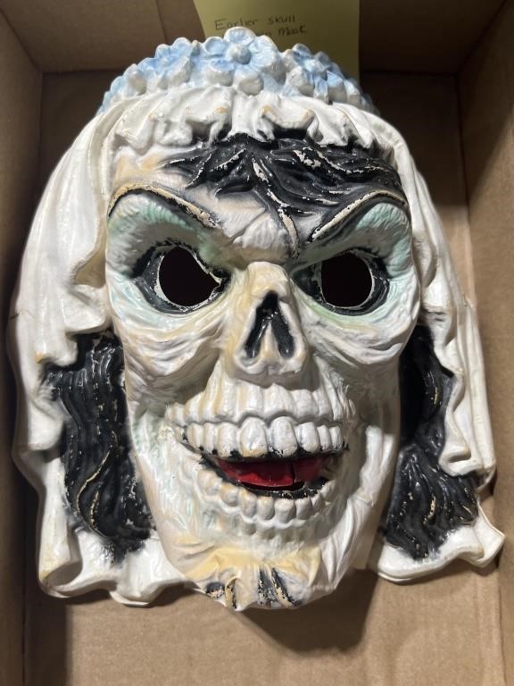 Halloween skull mask vintage