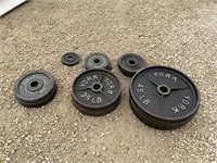 21 assorted weight plates 4x45, 3x35,