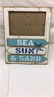 F4) BEACH THEMED PICTURE FRAME, HOLDS A 4x6