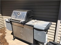 Weber genesis gold grill with propane tank