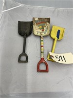 3 Mini Shovels 8" 9" & 10" Plastic & Metal