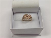 10k tri colored gold Ring w/ a small .05ctw