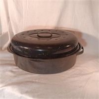 Vintage Oval Roasting Pan with Lid