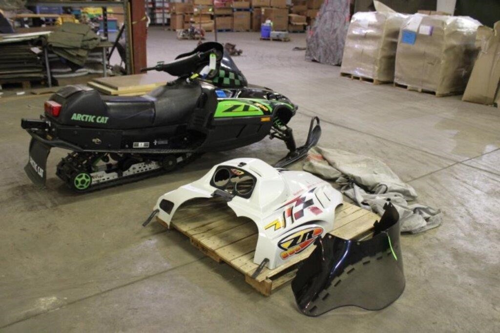 2000 Artic Cat ZL500 Snowmobile 4UF00SNW2YT105618