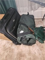 SEVERAL PCS. OF LUGGAGE- HANGING BAGS