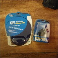 Gel mouse pad & retractable phone cord