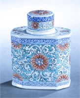 Chinese Qing Kangxi porcelain tea canister.