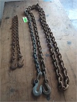 12 ft 3/8" & 5/16 chain w/ 2 hooks, 4 ft 3/8"