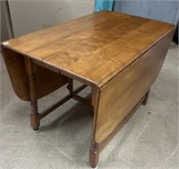 Maple wood style drop leaf table 
42” wide 26”