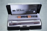 Mini Mag Light NIB