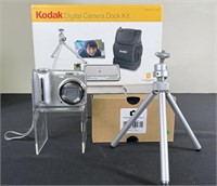 Kodak Easy Share Camera w: Digital Camera Doc Kit