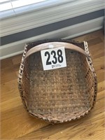 Vintage flat basket