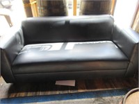 Black Vinyle Couch