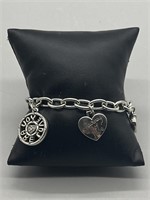 Brighton 
Power of Pink
“Journey of Love” charm