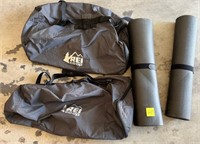 U - REI SLEEP BAG MATS/ CARRY BAGS(G29)