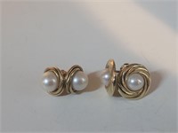 2-pr earrings