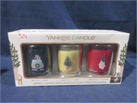 yankee candle set .