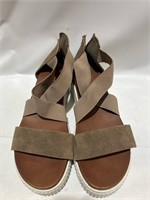 $65 POP platform sandals for women size 11