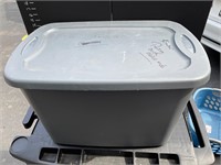 Sterilelite tote with writing on lid