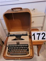 Universal Manual Typewriter