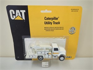 Caterpillar Utility Truck 1/64 Stapled Package