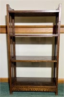 Arts 'n Crafts style bookcase measuring