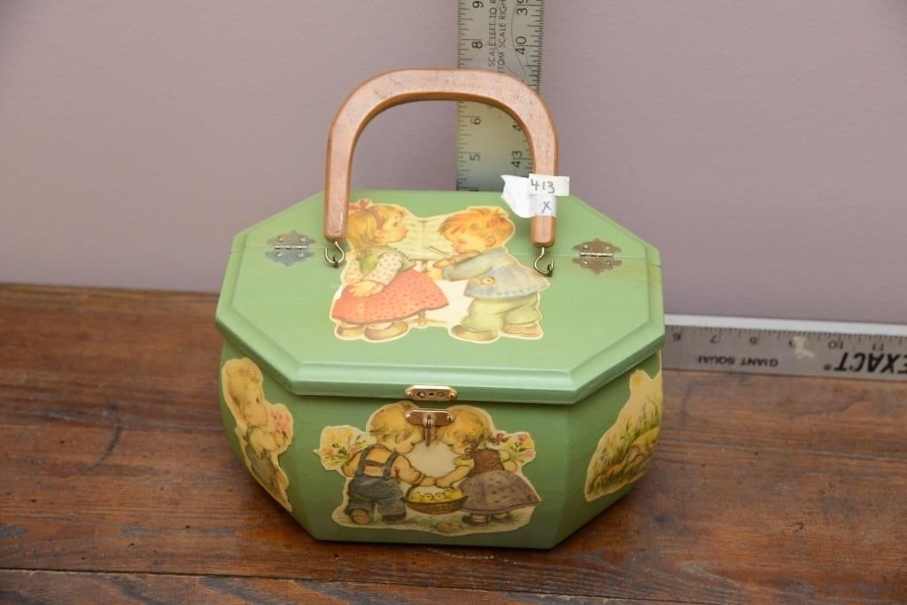 DECOR WOOD TOTE (MISSING LATCH)