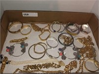 Lot of jewelry