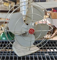 VINTAGE GE ELECTRIC FAN - WORKS - CORD IS TAPED