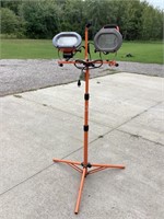 Work Light on Stand, Works