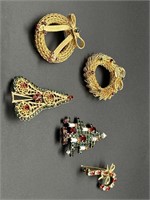 Costume jewelry Christmas pins