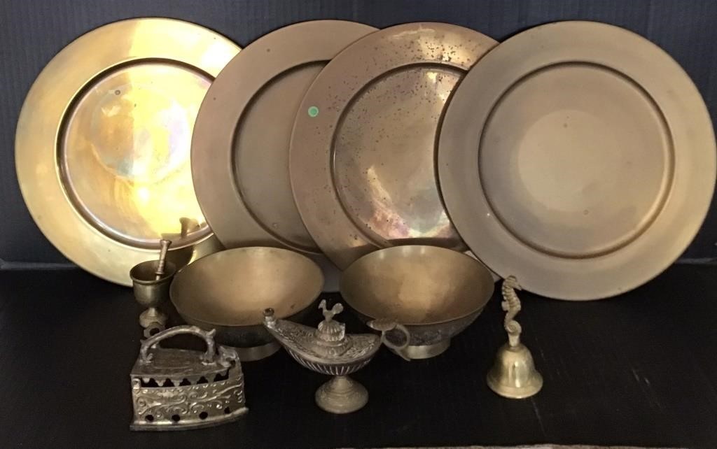 LOT OF VINTAGE BRASS PLATES & DECORATIVE