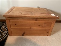 SOLID WOOD TRUNK WITH SAFETY HINGES, 34X18X22