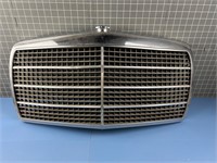 MERCEDES BENZ AUTOMOBILE FRONT GRILL