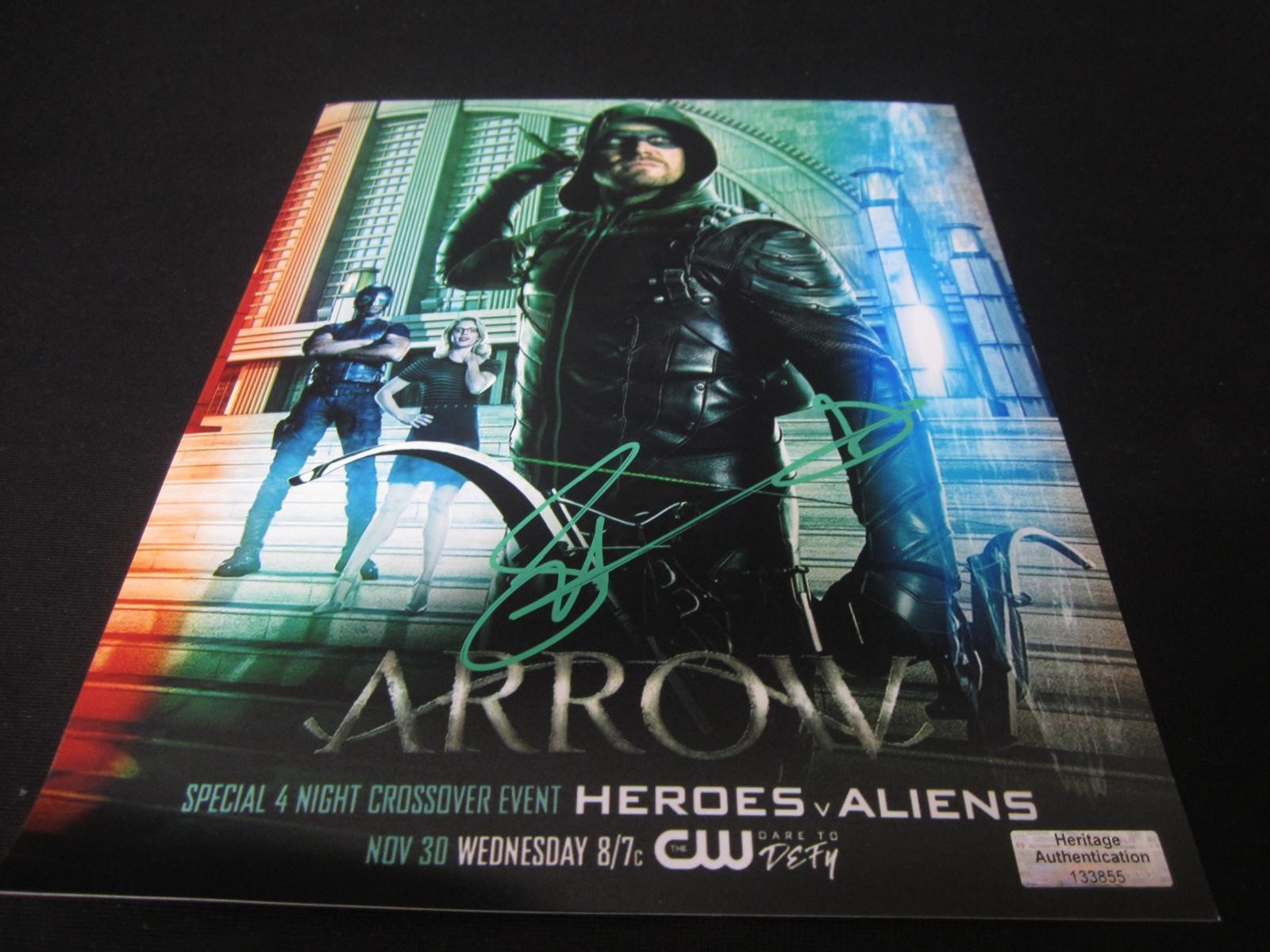 Stephen Amell Signed 8x10 Photo Heritage COA