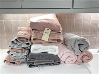 20PC ASSORTED TOWELS