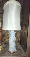 WHITE GLASS BEIGE FLORAL LAMP W/SHADE