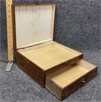 Small wooden chest with drawer, diamond shape7