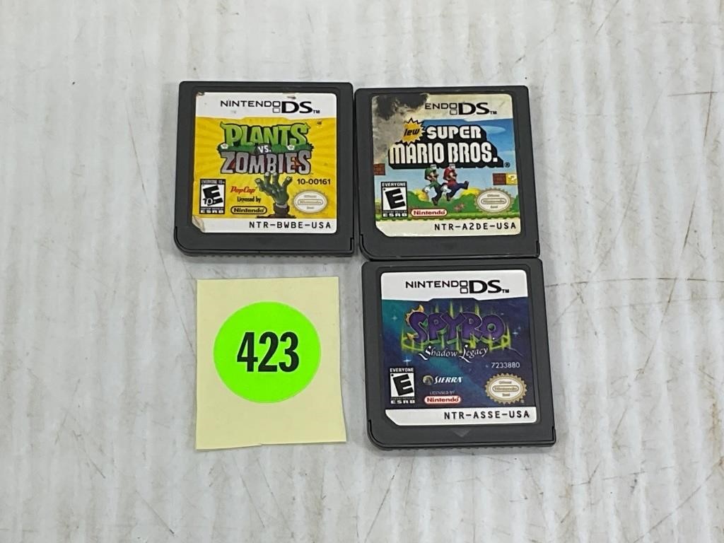 LOT OF 3 DS GAMES - PLANTS VS. ZOMBIES, NEW SUPER