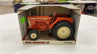 D21 ALLIS CHALMERS TRACTOR