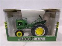 Spec Cast John Deere LA Tractor,