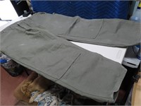 CARHARTT 44x32 Mens Green Pants *used*