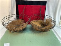 **2 BLACK METAL HANGING BASKETS