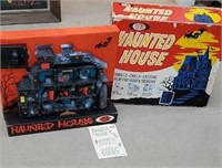 LARGE Ideal haunted house in the original box -