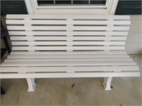 5 Ft White Plastic Bench